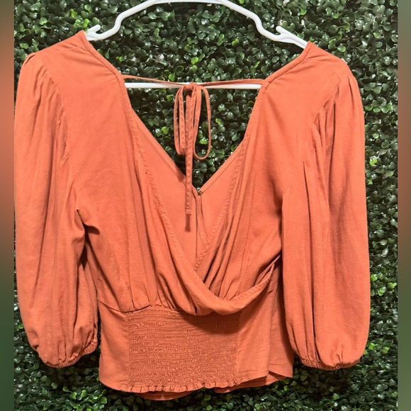 ABERCROMBIE & FITCH PUFF SLEEVE WRAP LOW VNECK BLOUSE - Picture 4 of 12